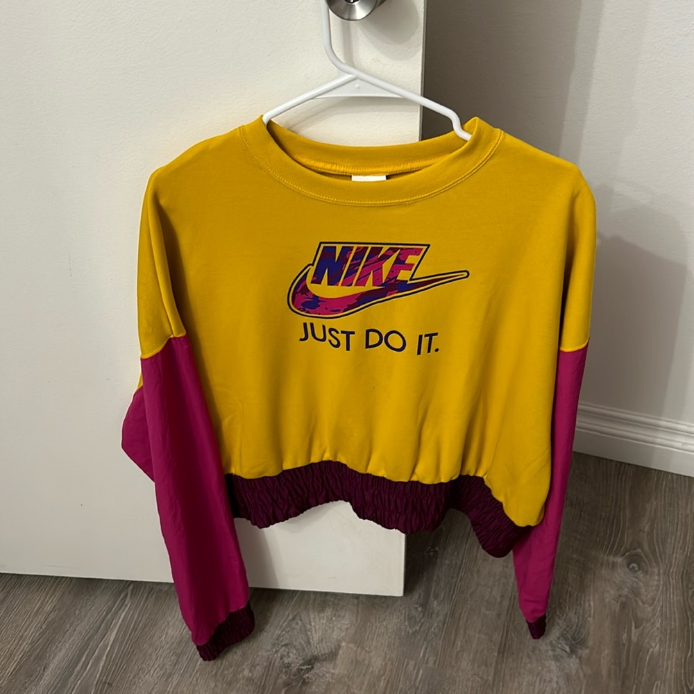 Nike sweatshirt